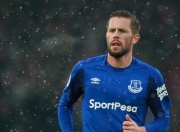 开云足球直播-国王斩落独行侠，浓眉成为关键先生，一场定义赛季的胜利