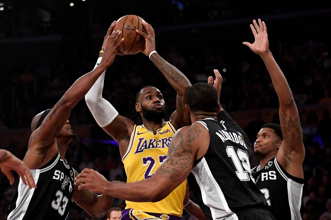 巴西男篮翻盘湖人B队，特雷杨一己之力扛起全队的简单介绍