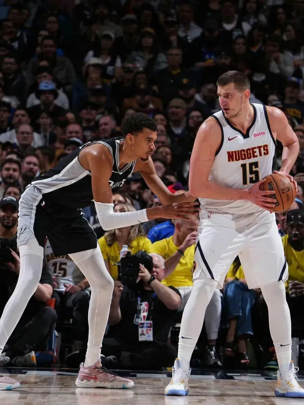 上海队险胜掘金,武切维奇扛起全队 上海队险胜掘金,武切维奇扛起全队