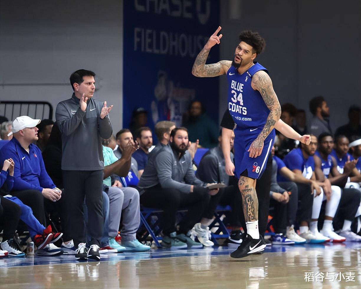 前场后场，看球员们如何完美配合展现技艺