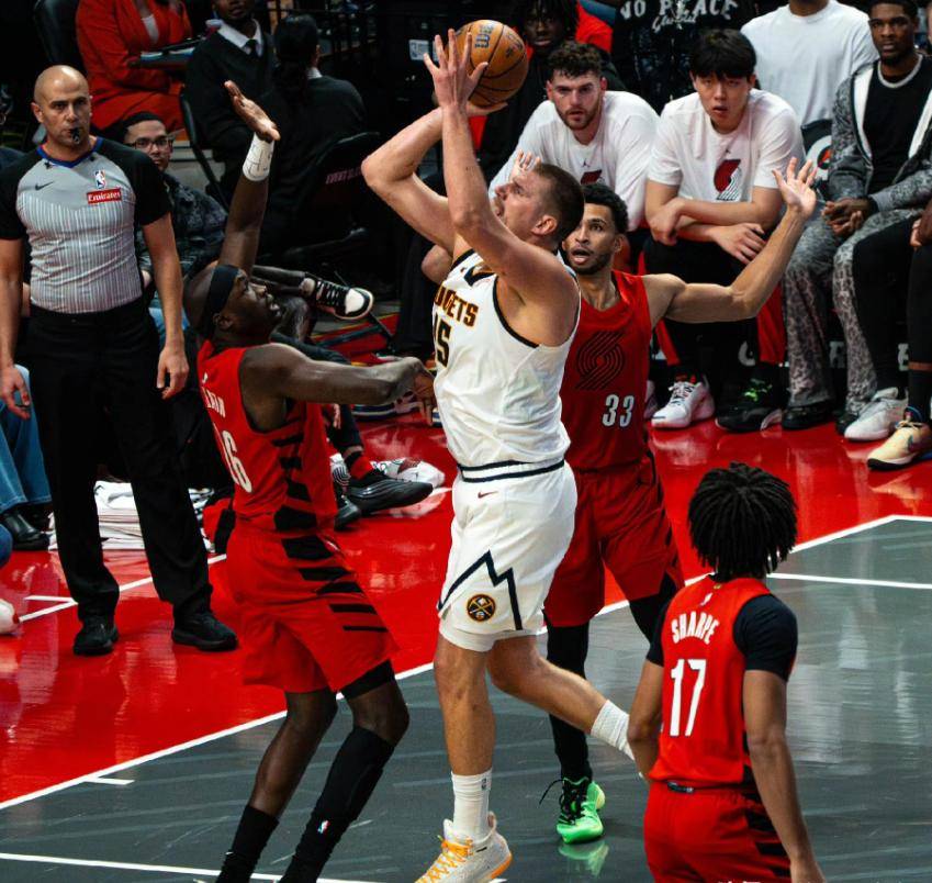 快船遭遇开拓者逆转遭遇失利