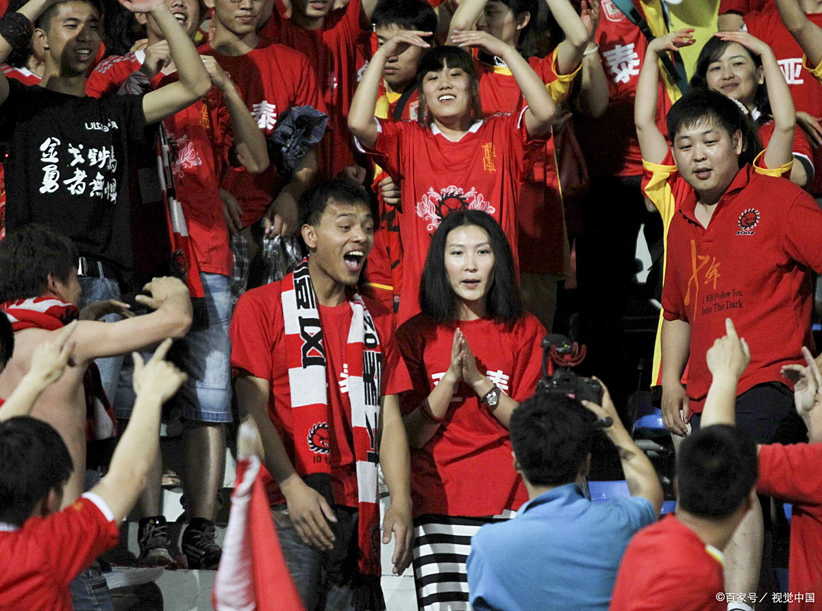 包含精彩足球盛会，广州恒大备受球迷期待的词条