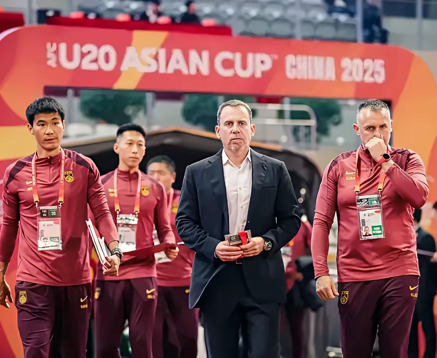 荷兰队豪取胜利，晋级几乎确定