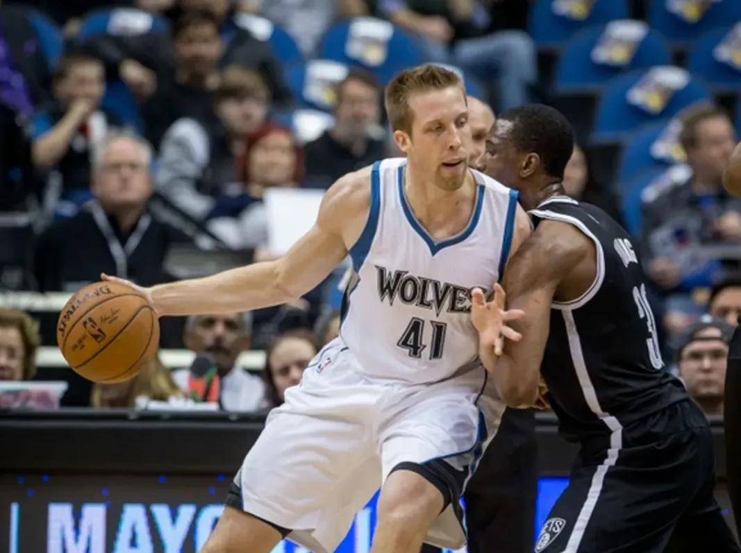 雷霆绝杀南韩男篮，汉密尔顿送出助攻