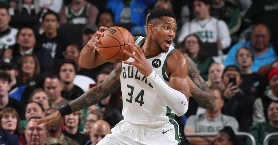 包含爵士轻取国王,字母哥关键制胜的词条 包含爵士轻取国王,字母哥关键制胜的词条