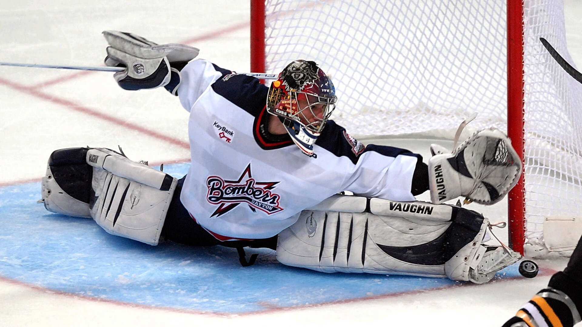 暗夜极速交响曲，爱德华兹在F1街道赛的绝对主宰